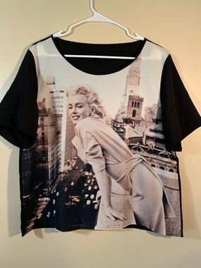 Black & White Graphic Scoop Neck Women's Top Marilyn Monroe Xl women’s shirt